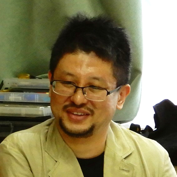 山内康嗣