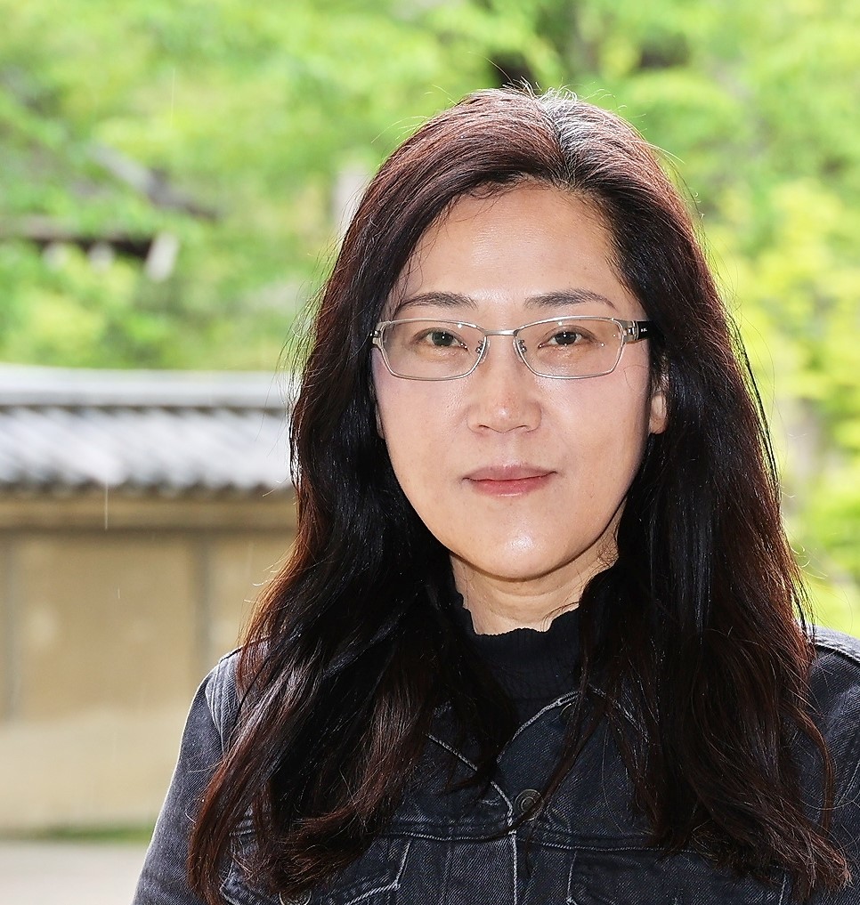 Yoko Kitazaki 人物画 油彩 装飾フレーム付き Yoko Kitazaki | 日本橋Art.jp | 現代アート・絵画のオンライン個展と